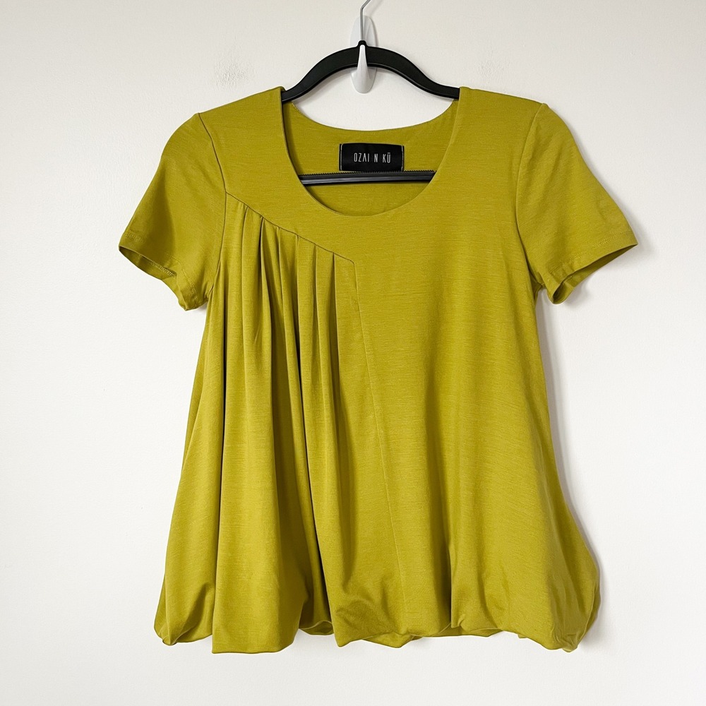 Ozai N Ku Bamboo Short Sleeve Asymmetric Pleated Top Balloon Hem Womens XS Green